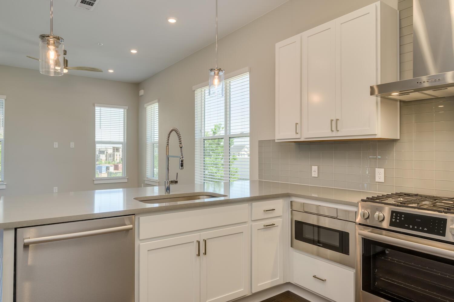 4325 Jackson Ave #2105 — photo 3