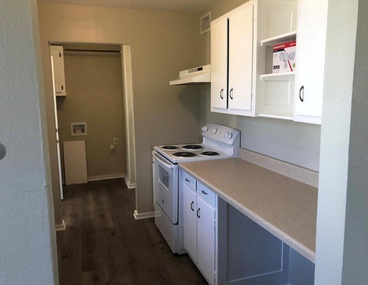 718 Hogan DR — photo 3