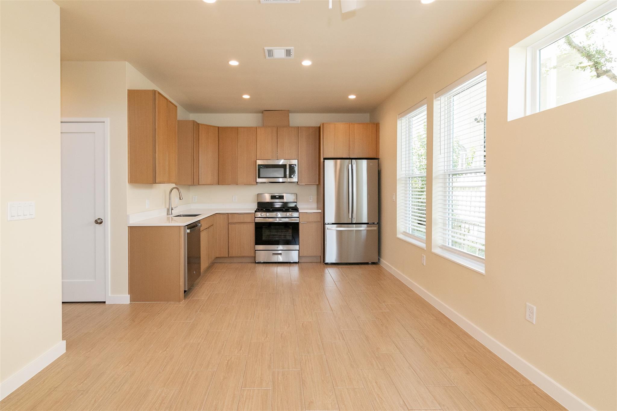 1012 Milton ST #C — photo 3