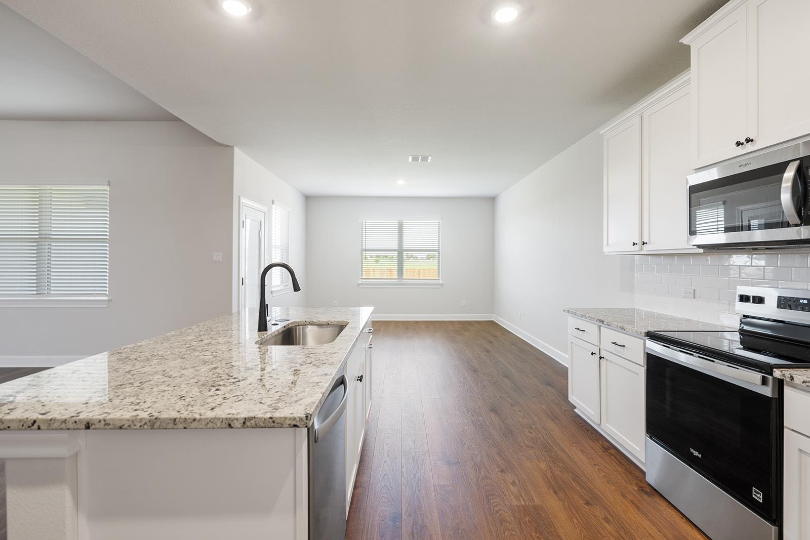 517 Luna Blue LN — photo 4