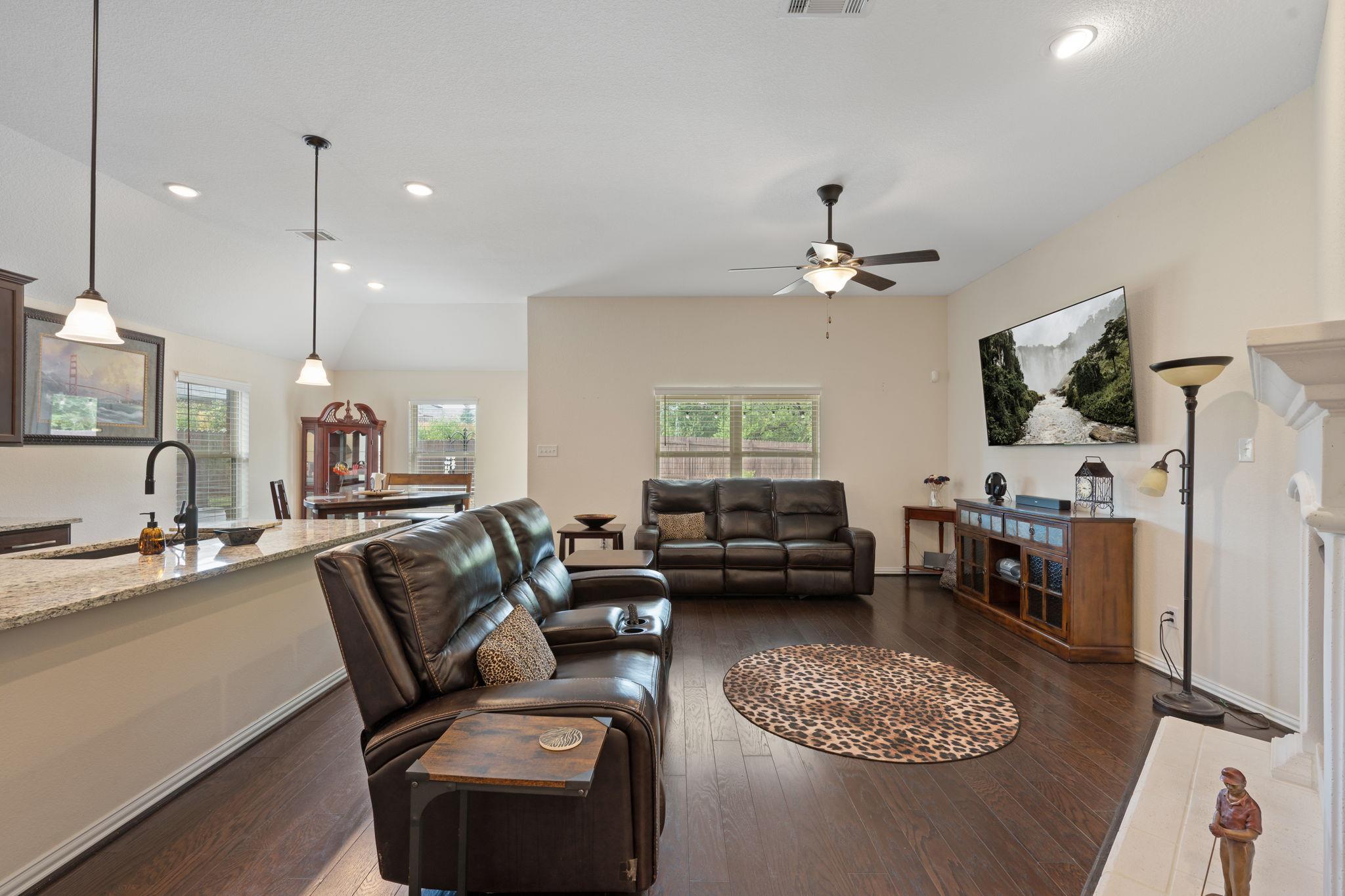 234 Freeman Ranch ST — photo 4
