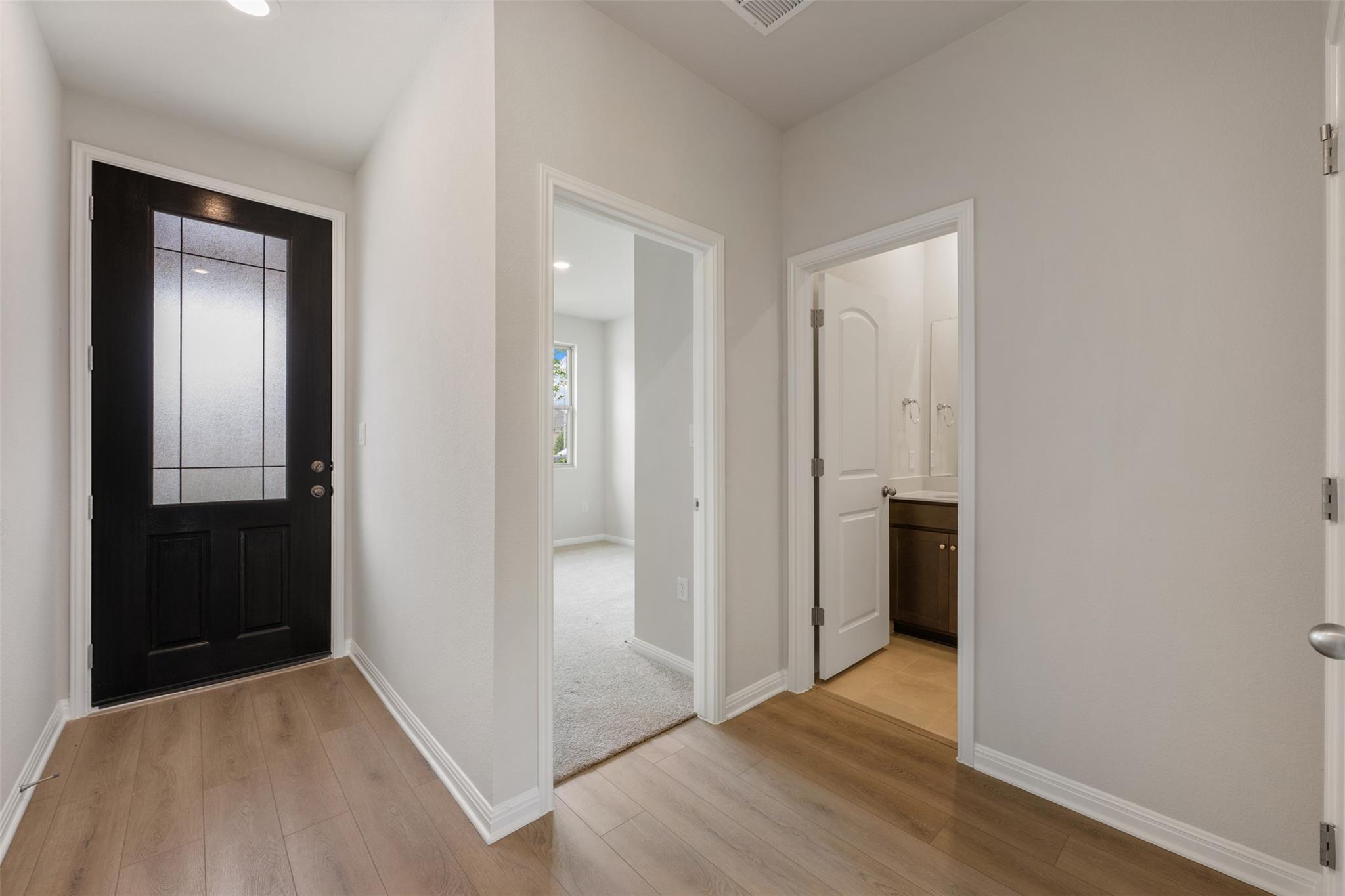 135 Arlington Park LOOP — photo 3
