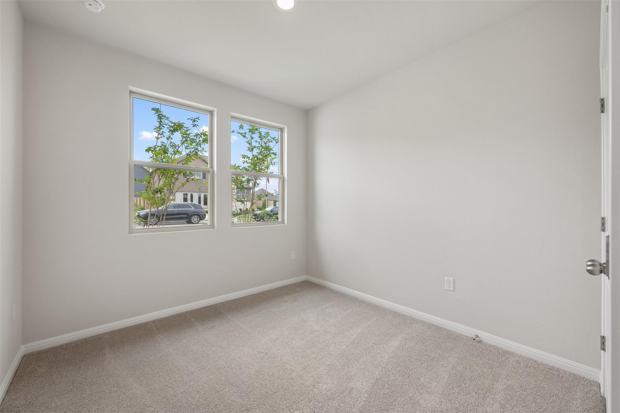 135 Arlington Park LOOP — photo 4