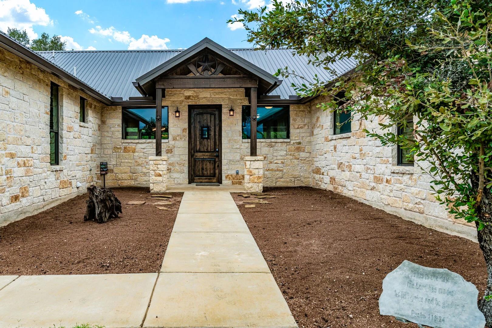 1718 Mountain Valley RD — photo 3