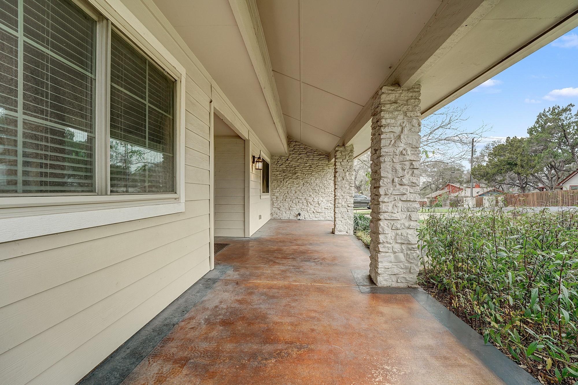 8001 Manassas DR — photo 4