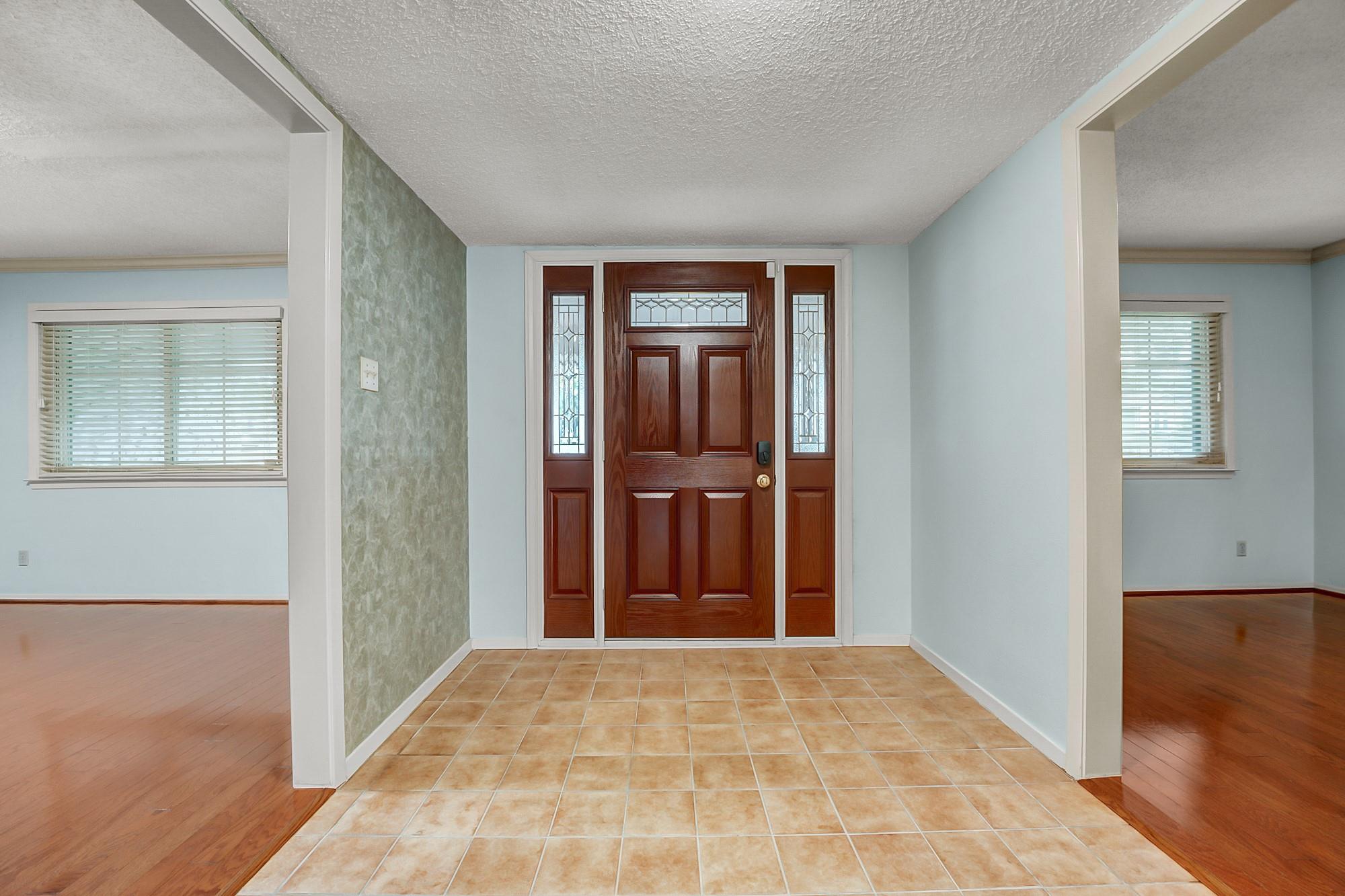 8001 Manassas DR — photo 5