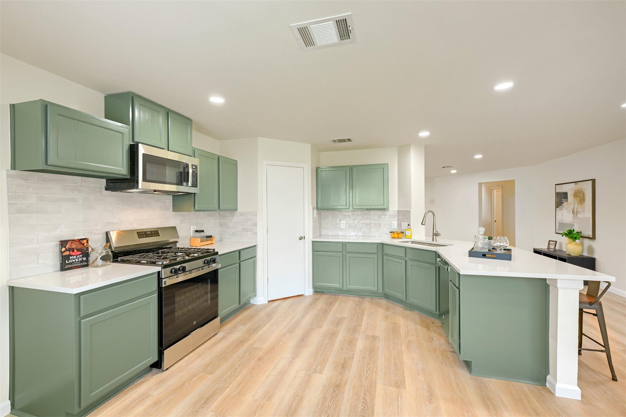208 Buttercup WAY — photo 4