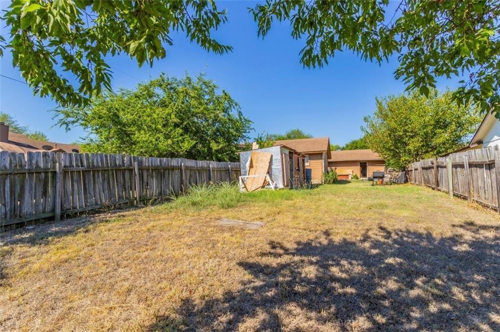 2104 Old West PL — photo 3