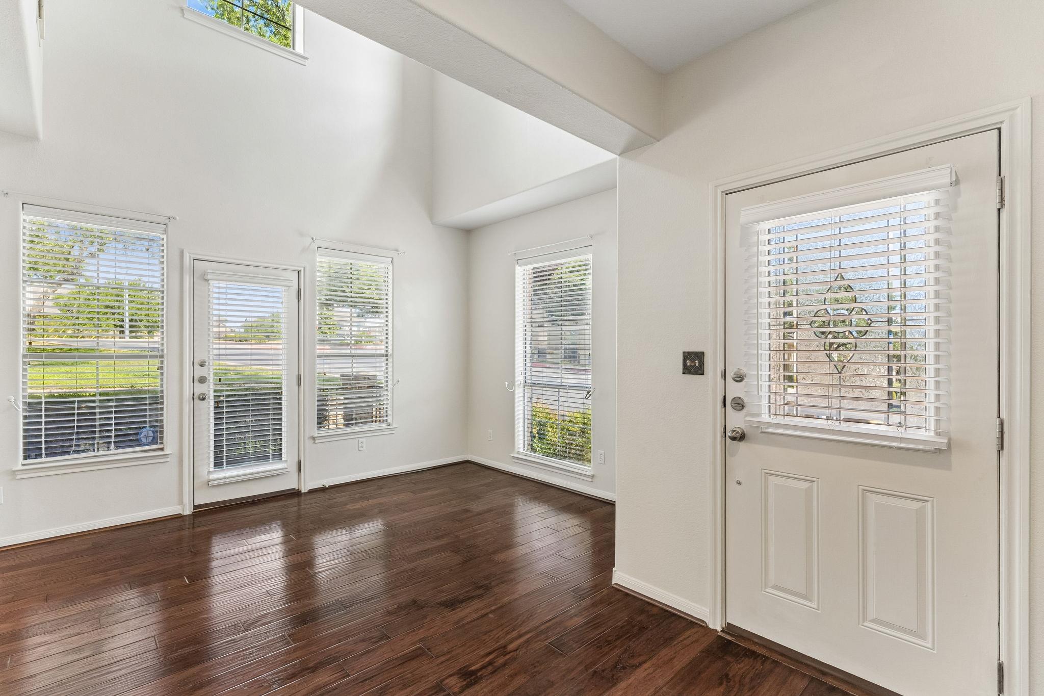 11400 Parmer LN #14 — photo 4