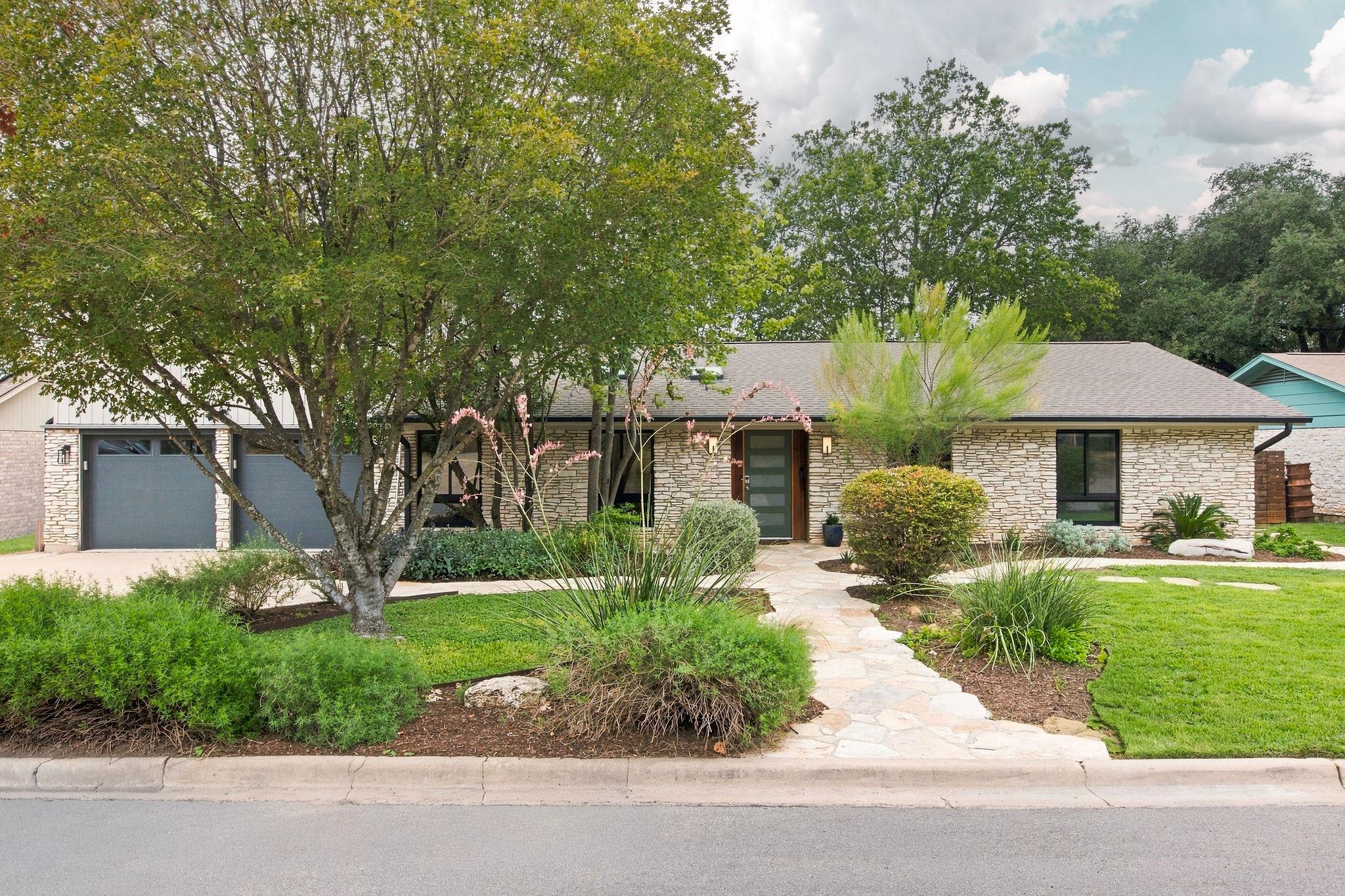 1806 Barton PKWY