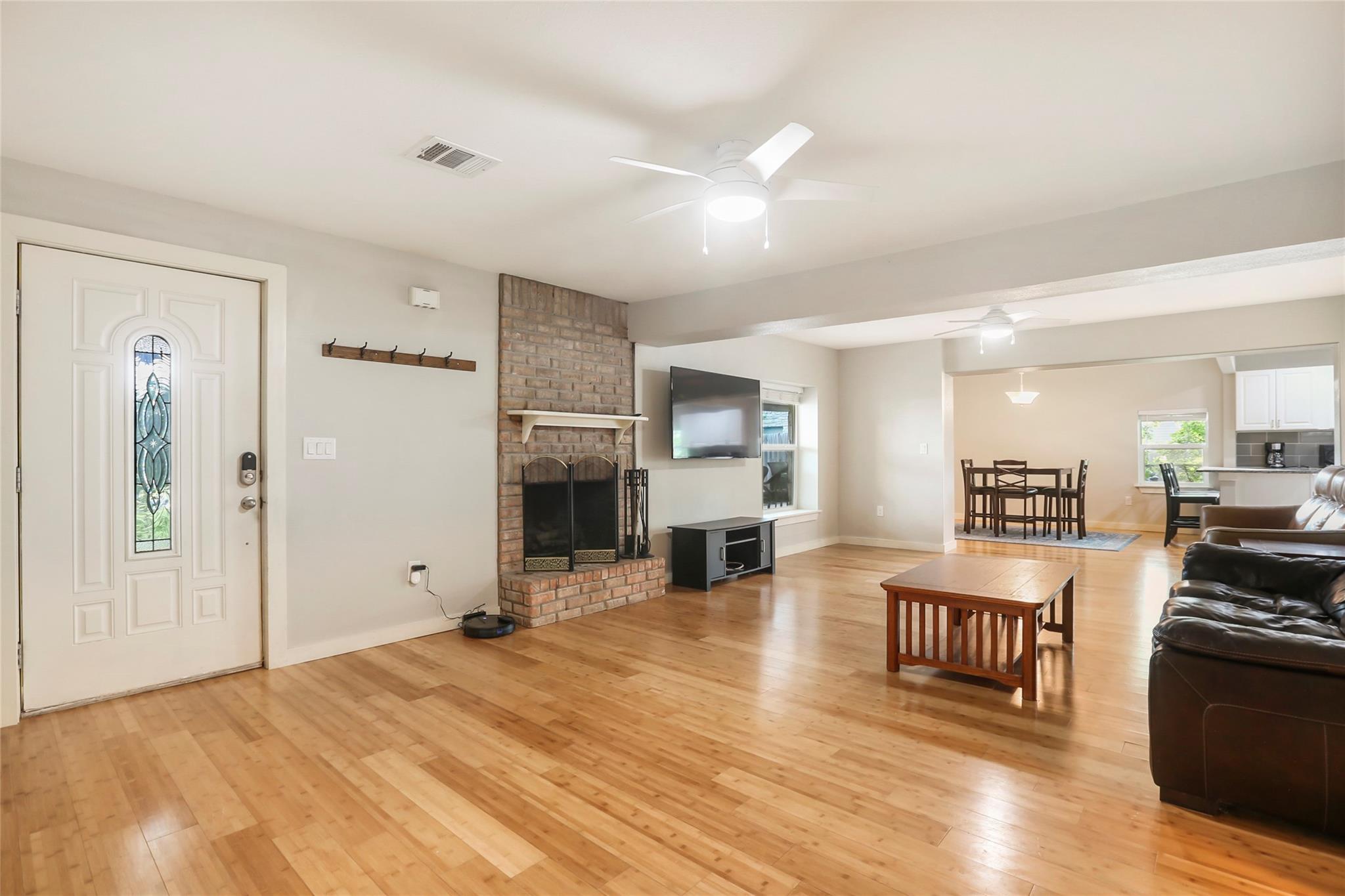 602 Grady DR — photo 5