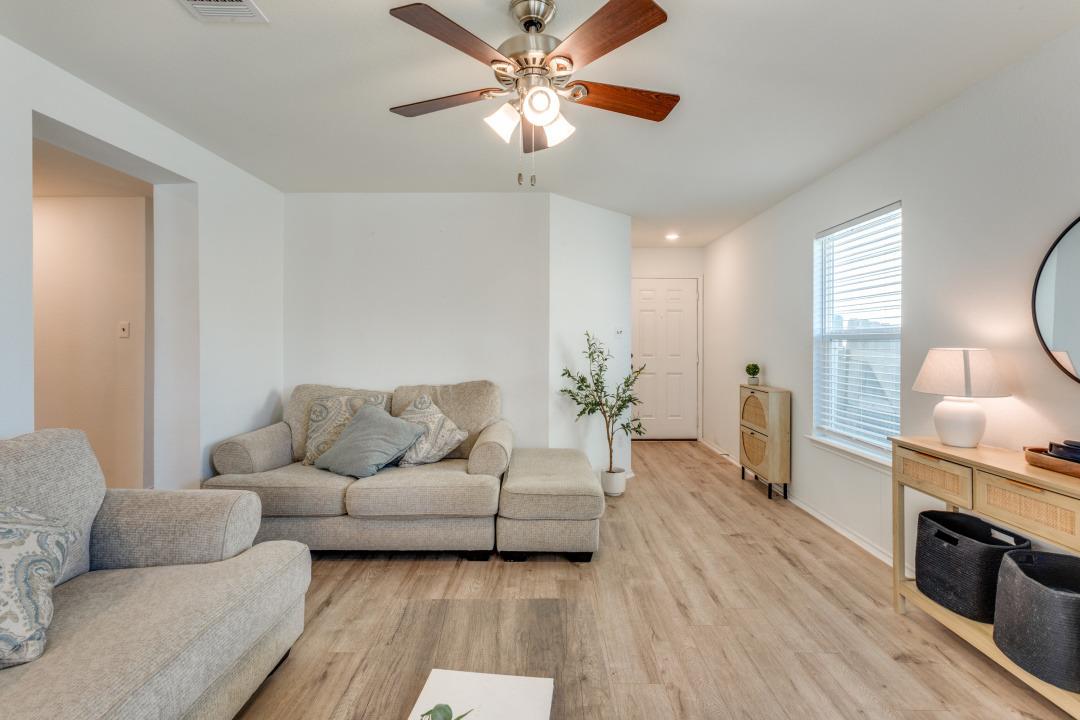 13521 Abigail Adams ST — photo 5