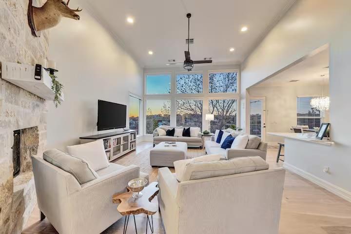 3300 Constitution DR — photo 4