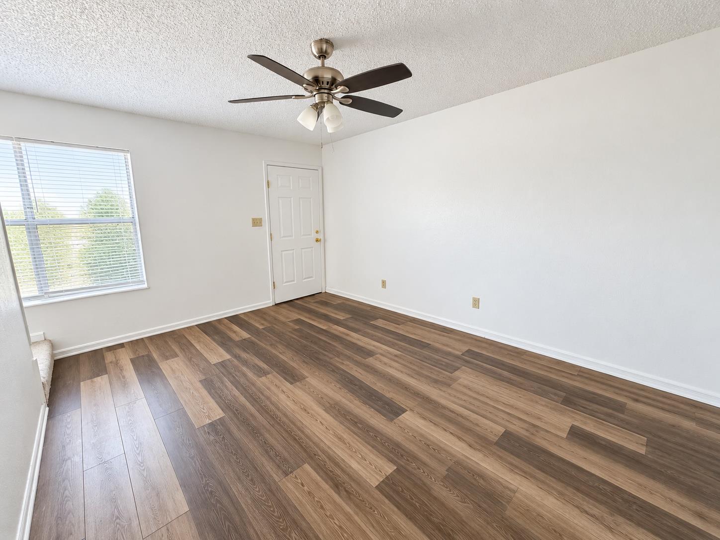 4305 Shawn DR — photo 3