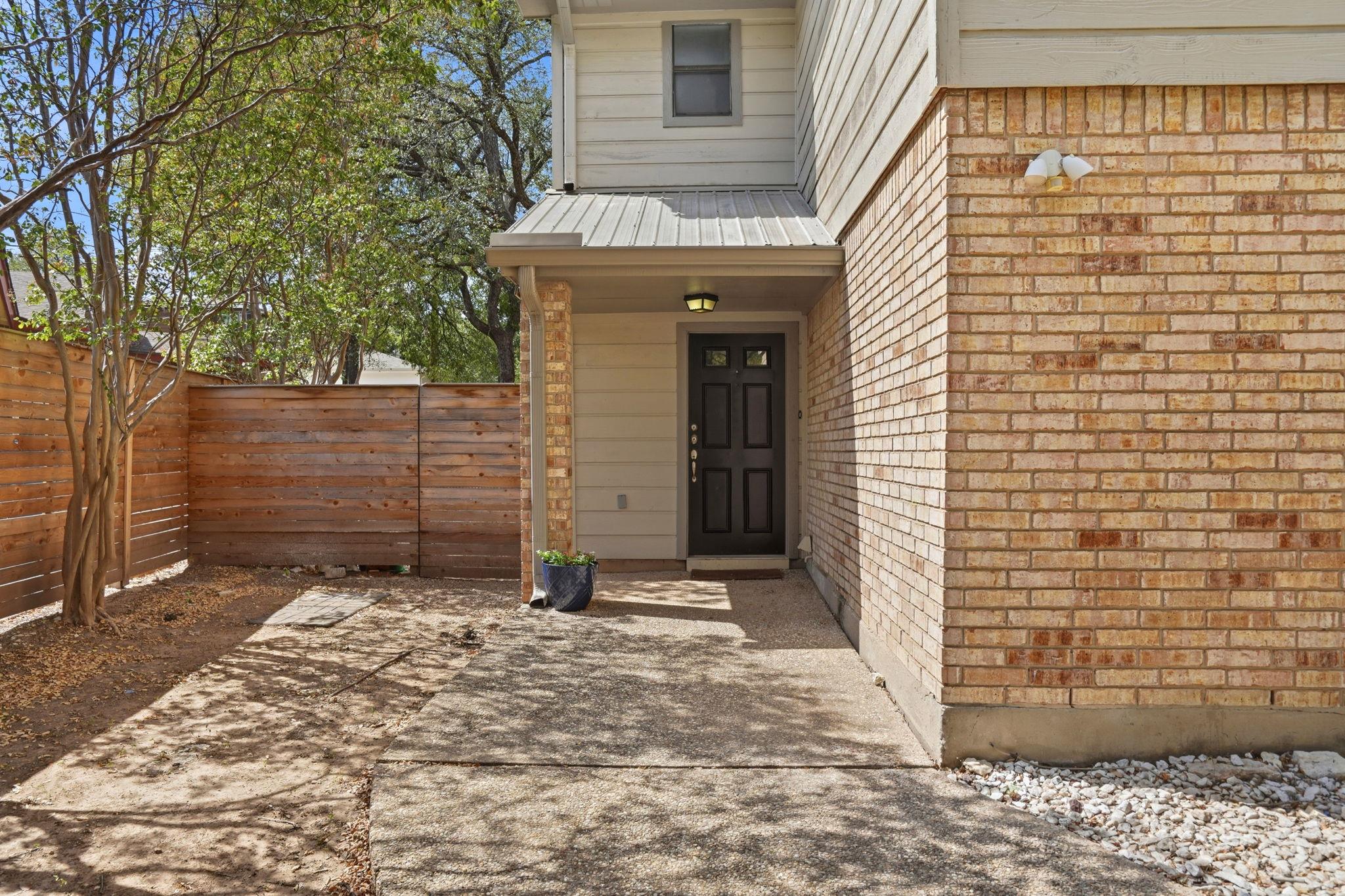 8604 Willowick DR — photo 4