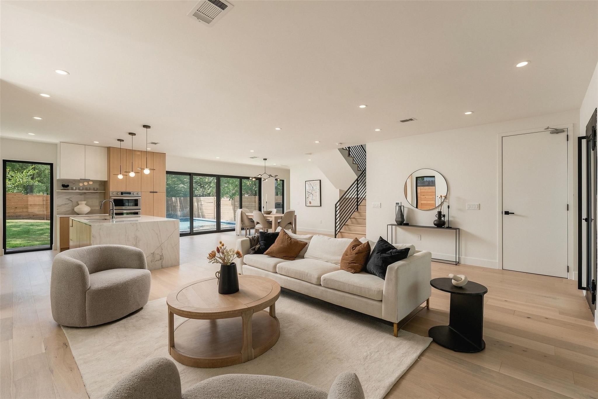 1005 Johanna ST — photo 4