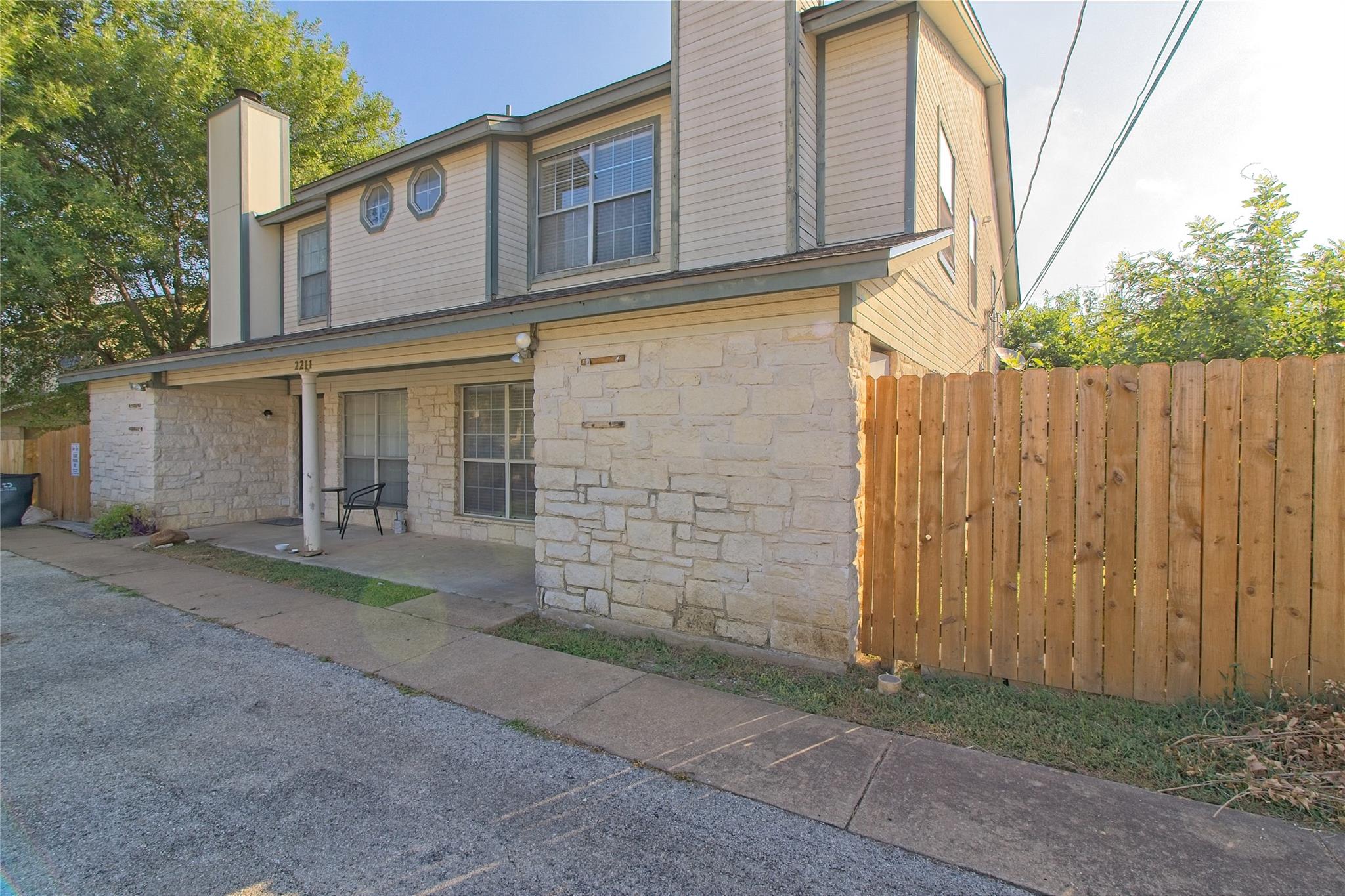 2211 Creekside LN #B — photo 3