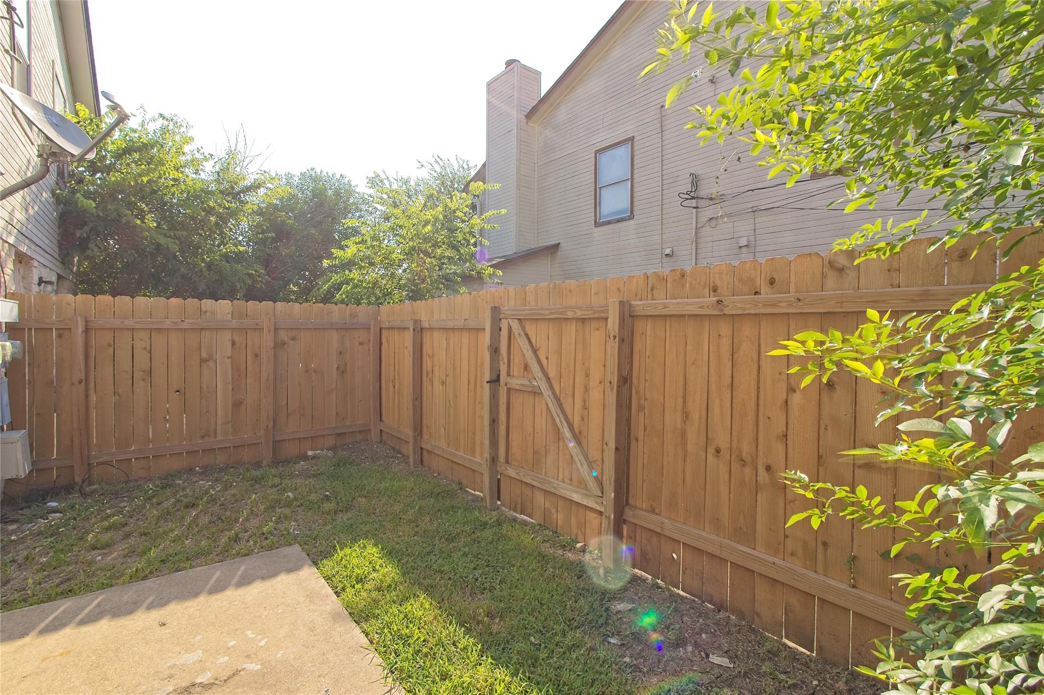 2211 Creekside LN #B — photo 4