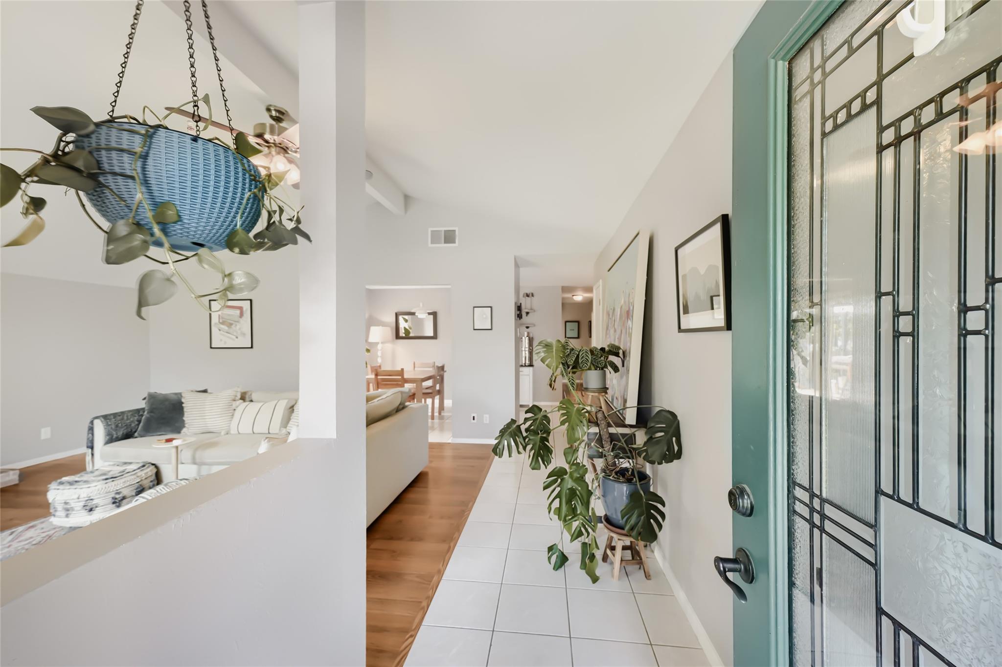 215 Cloudview DR — photo 4