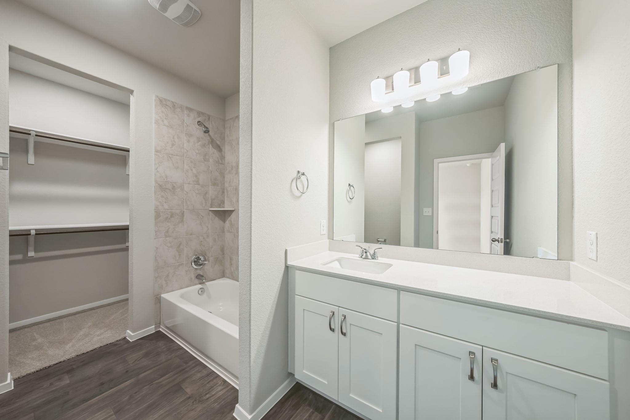107 Honeybee LN — photo 4