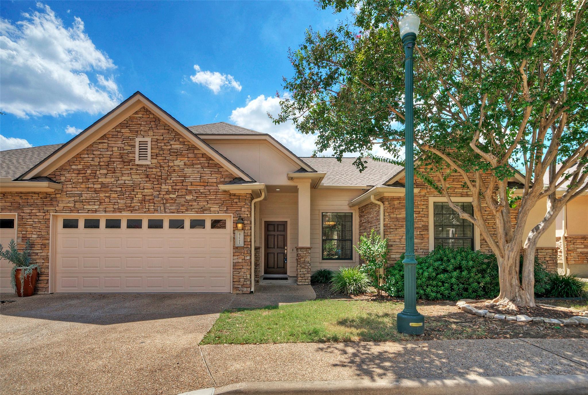 4221 Johns Light DR