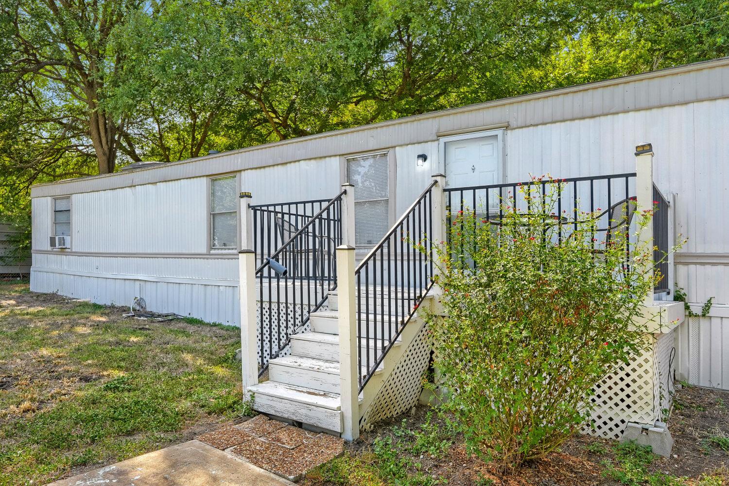 208 Circle DR — photo 4