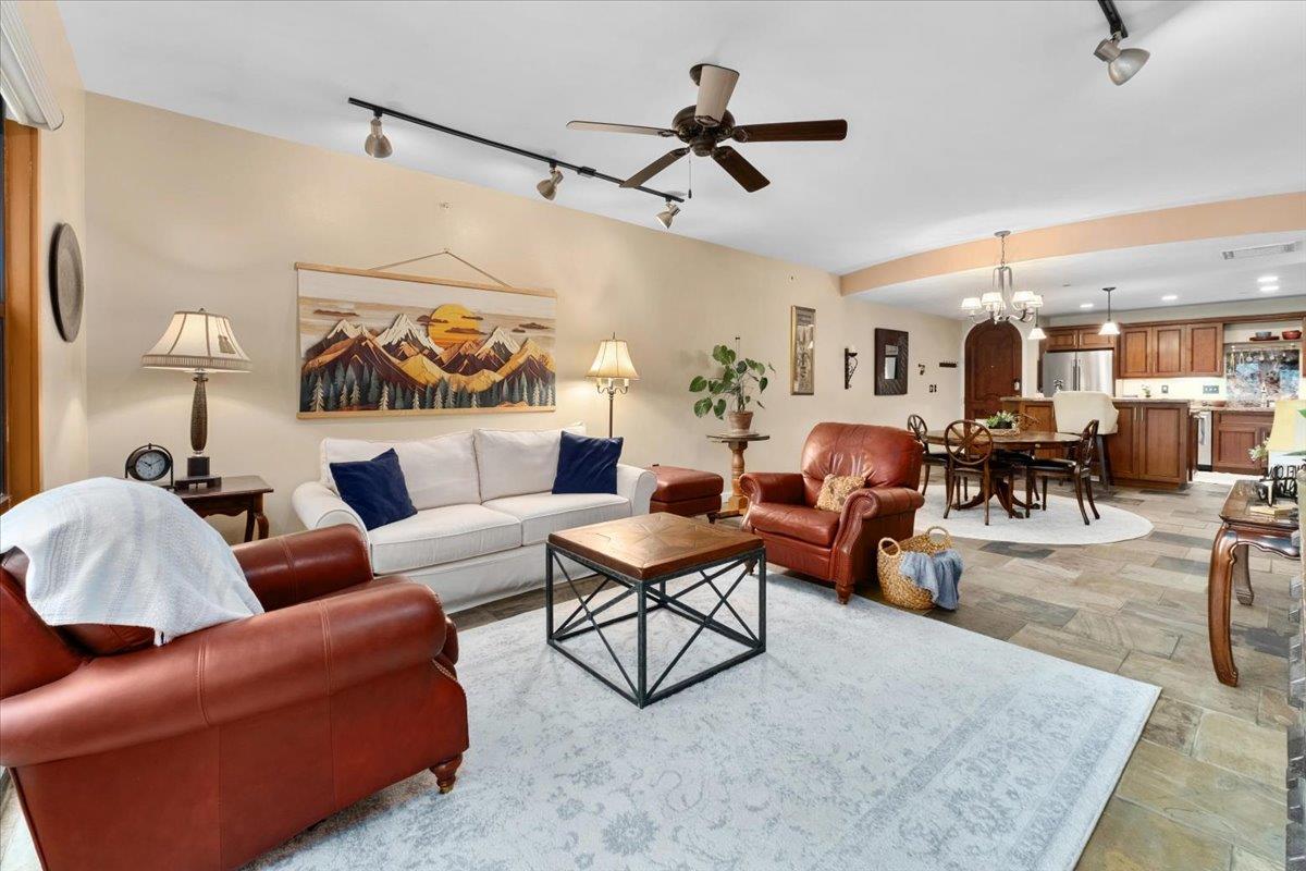 1812 West Ave #404 — photo 3