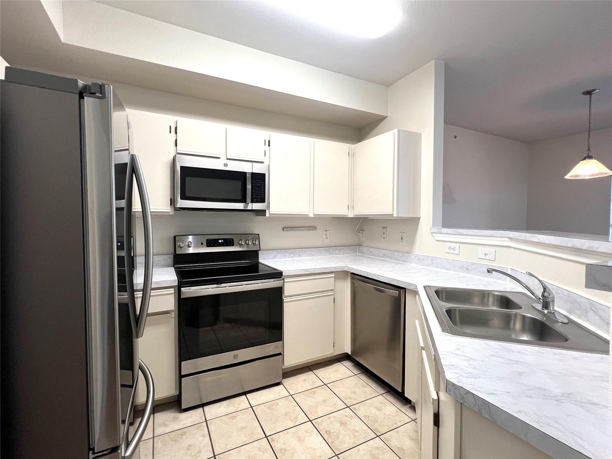 2320 Gracy Farms LN #1231 — photo 3