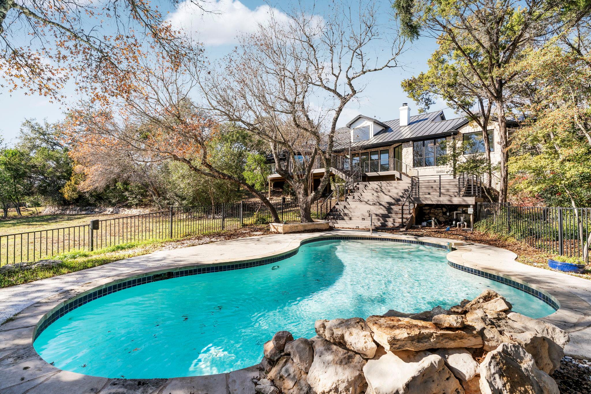 701 Furlong DR — photo 3