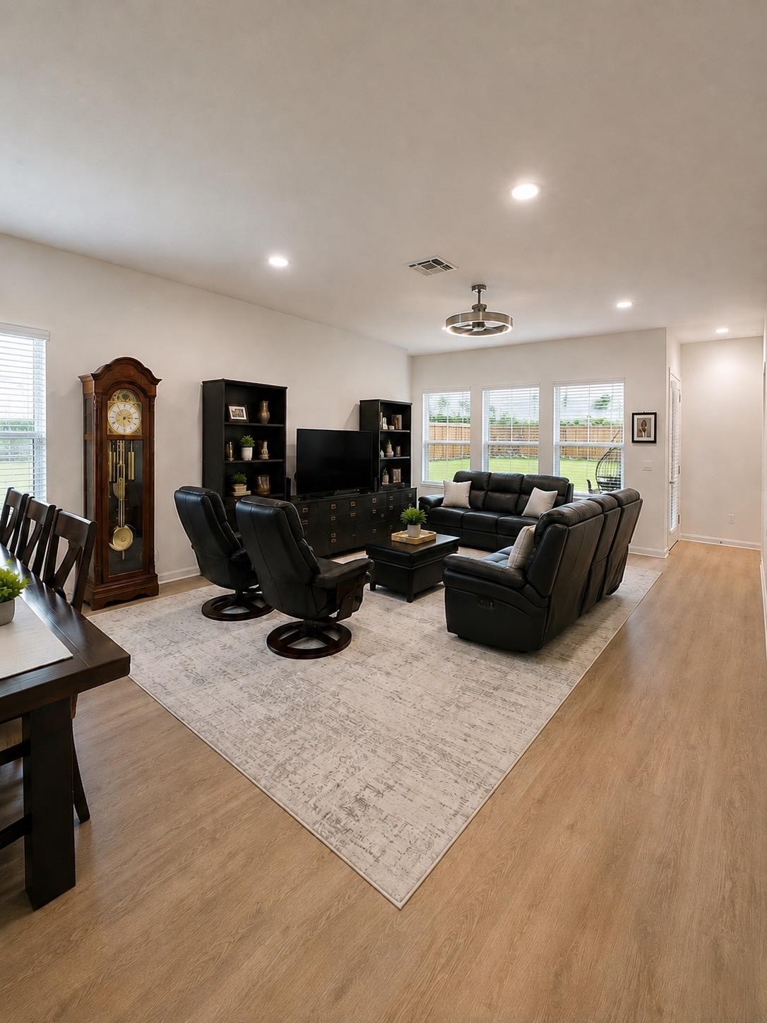 2100 Magnolia Hill DR — photo 5
