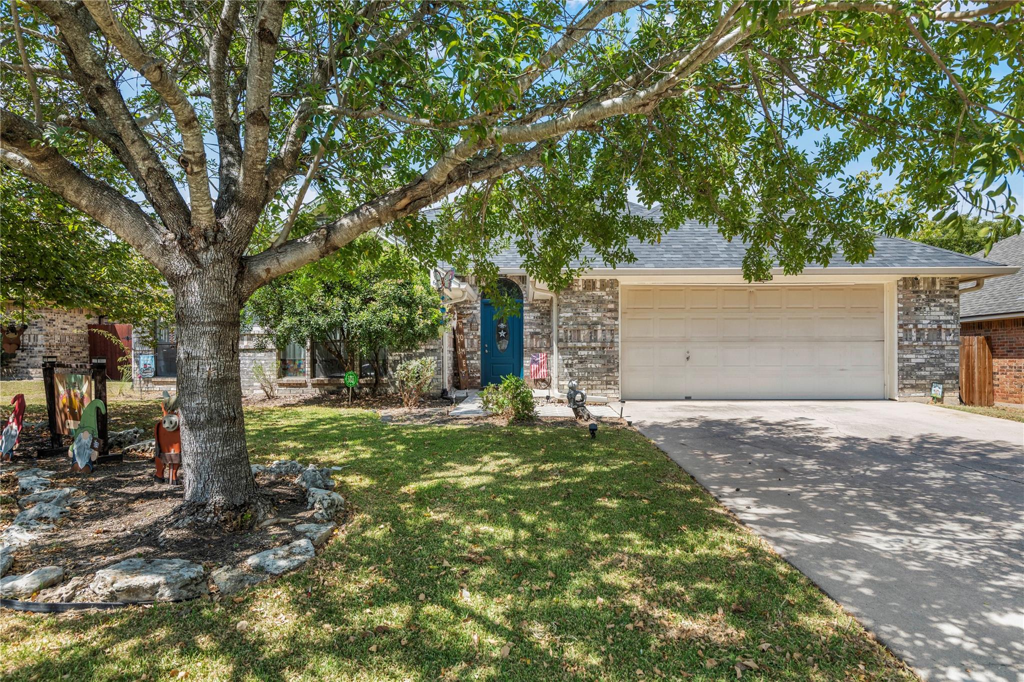 600 Silver Creek DR — photo 4