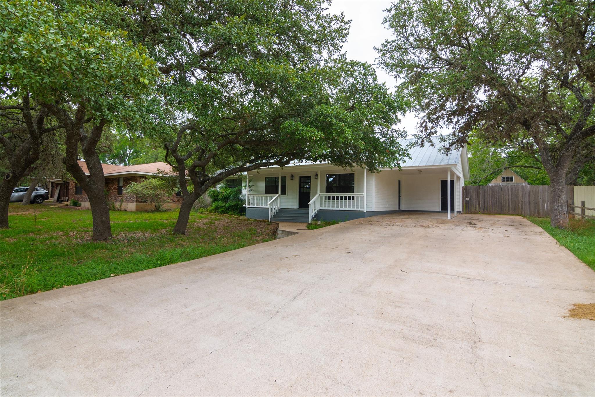1400 Lazy Creek LN — photo 4