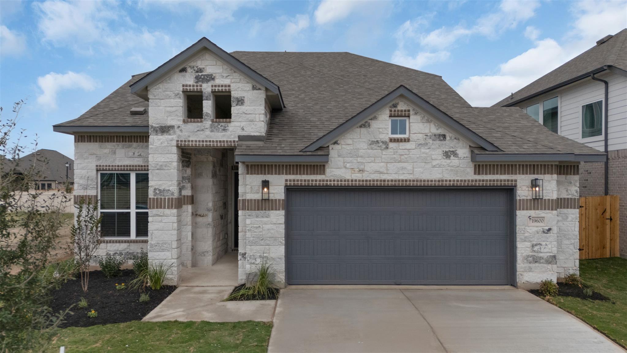 1032 Stonehill DR