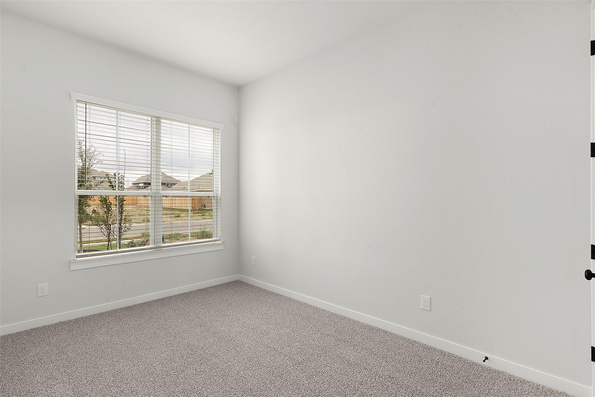 1032 Stonehill DR — photo 3