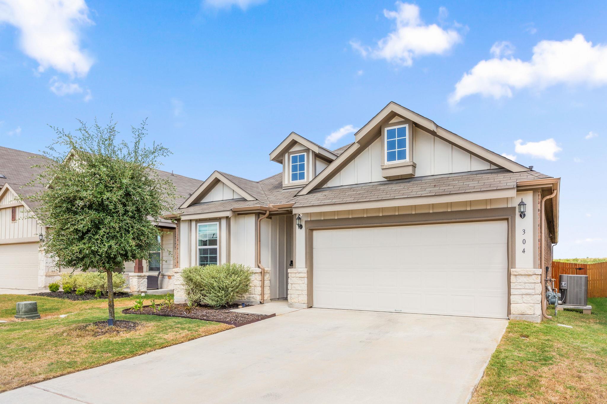 304 Sweetleaf DR