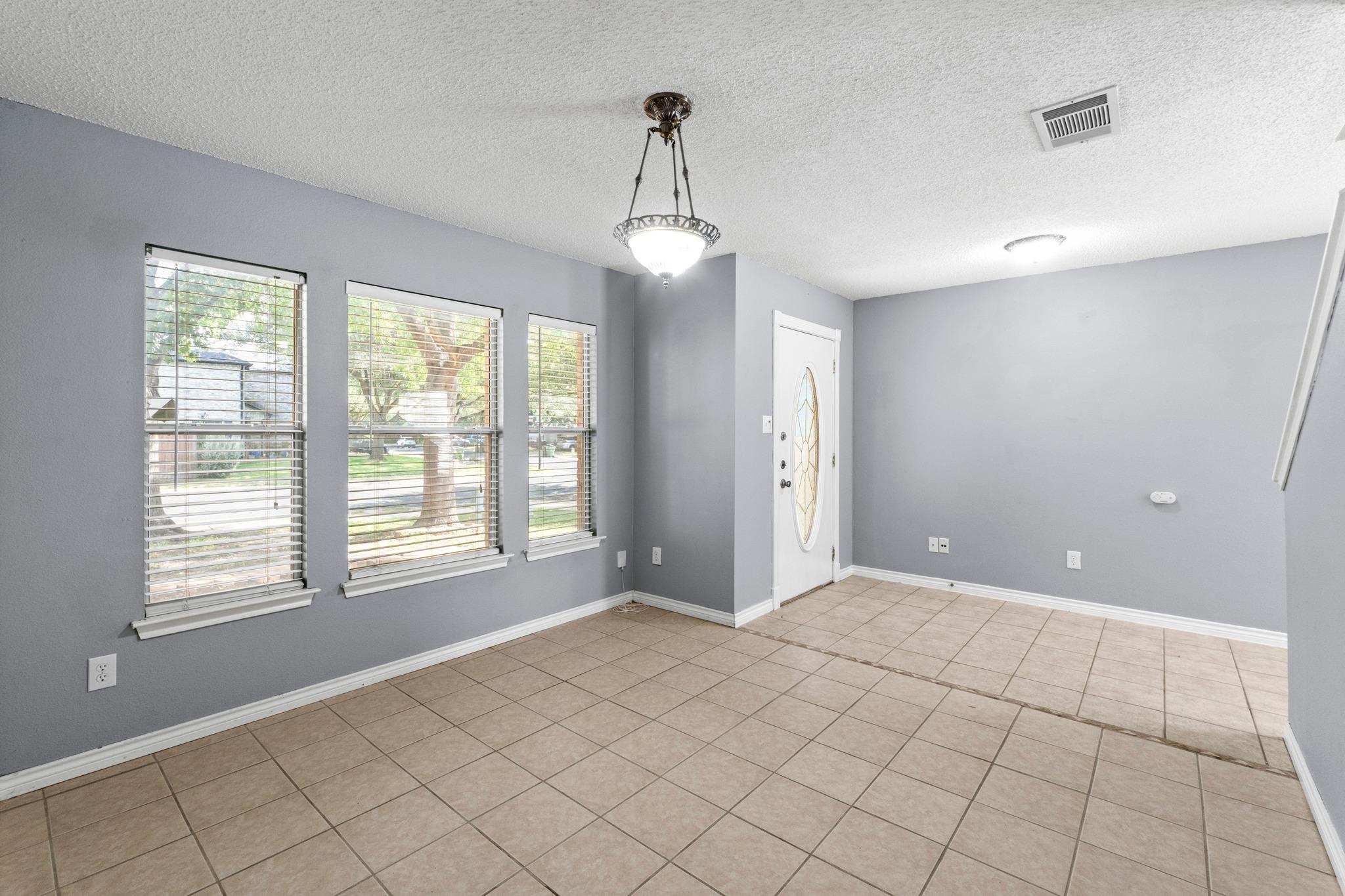 1704 Matagorda DR — photo 4