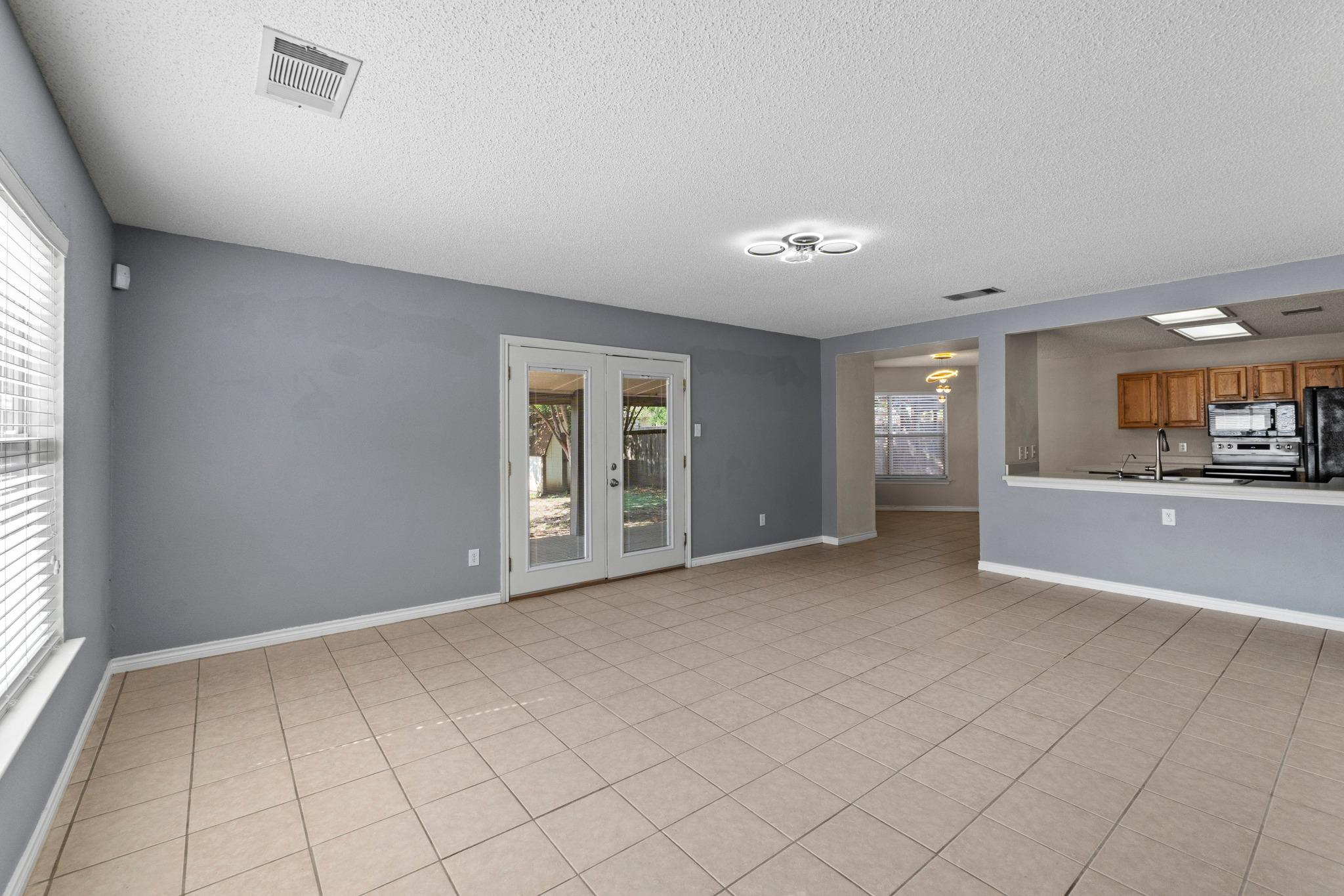 1704 Matagorda DR — photo 5