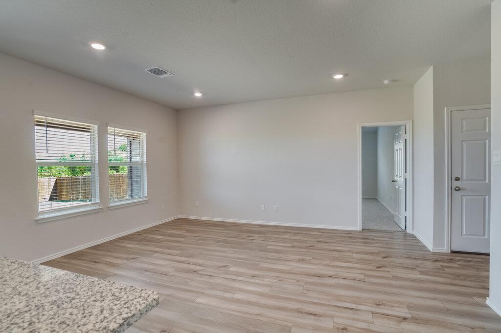 521 Anconia CT — photo 5