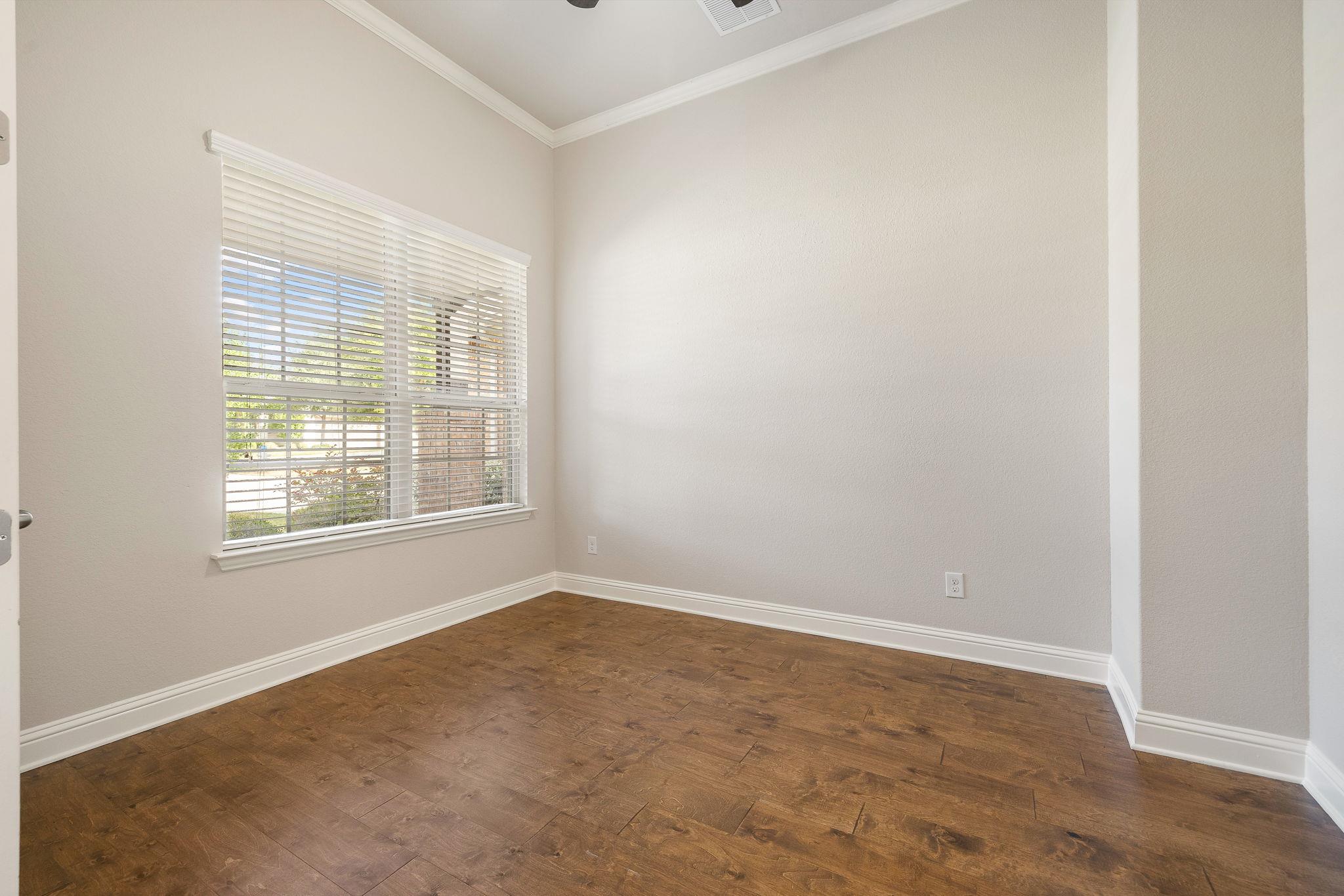 228 Lake Rim CIR — photo 4