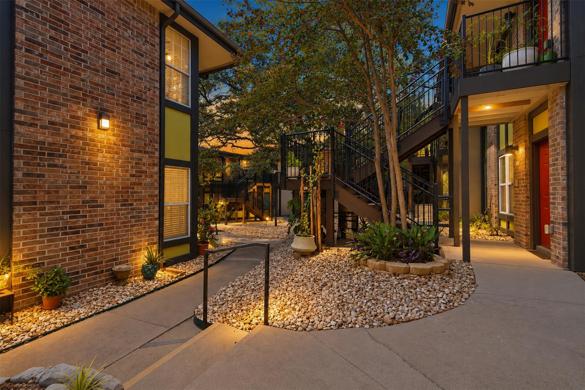 7685 Northcross DR #908 — photo 4