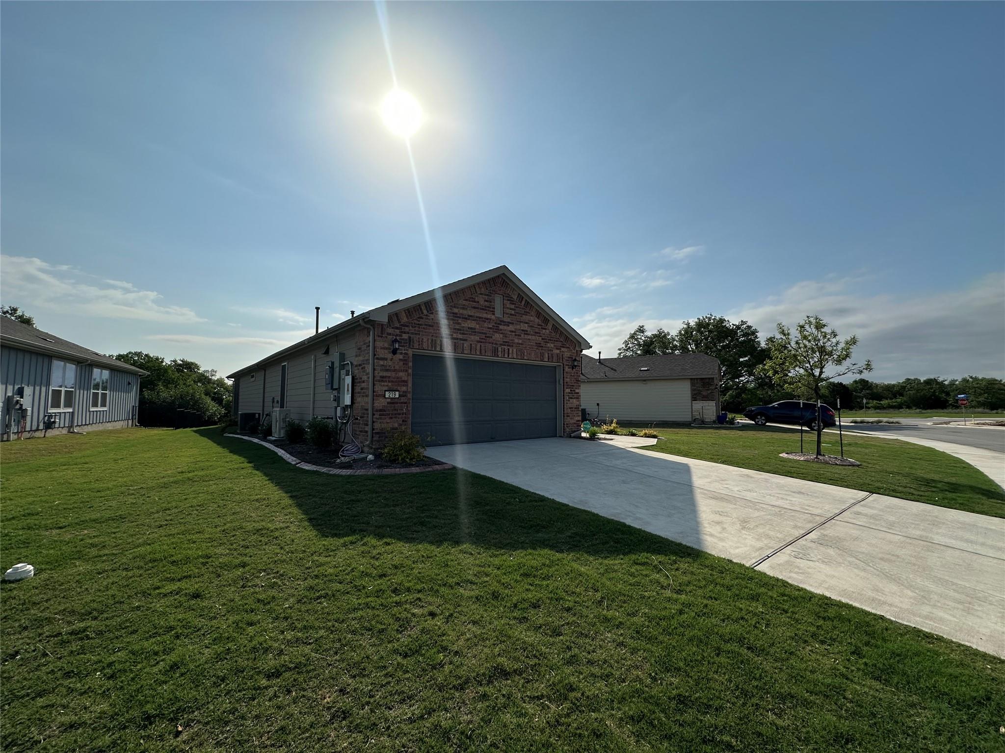 219 Coachsmith ST — photo 3