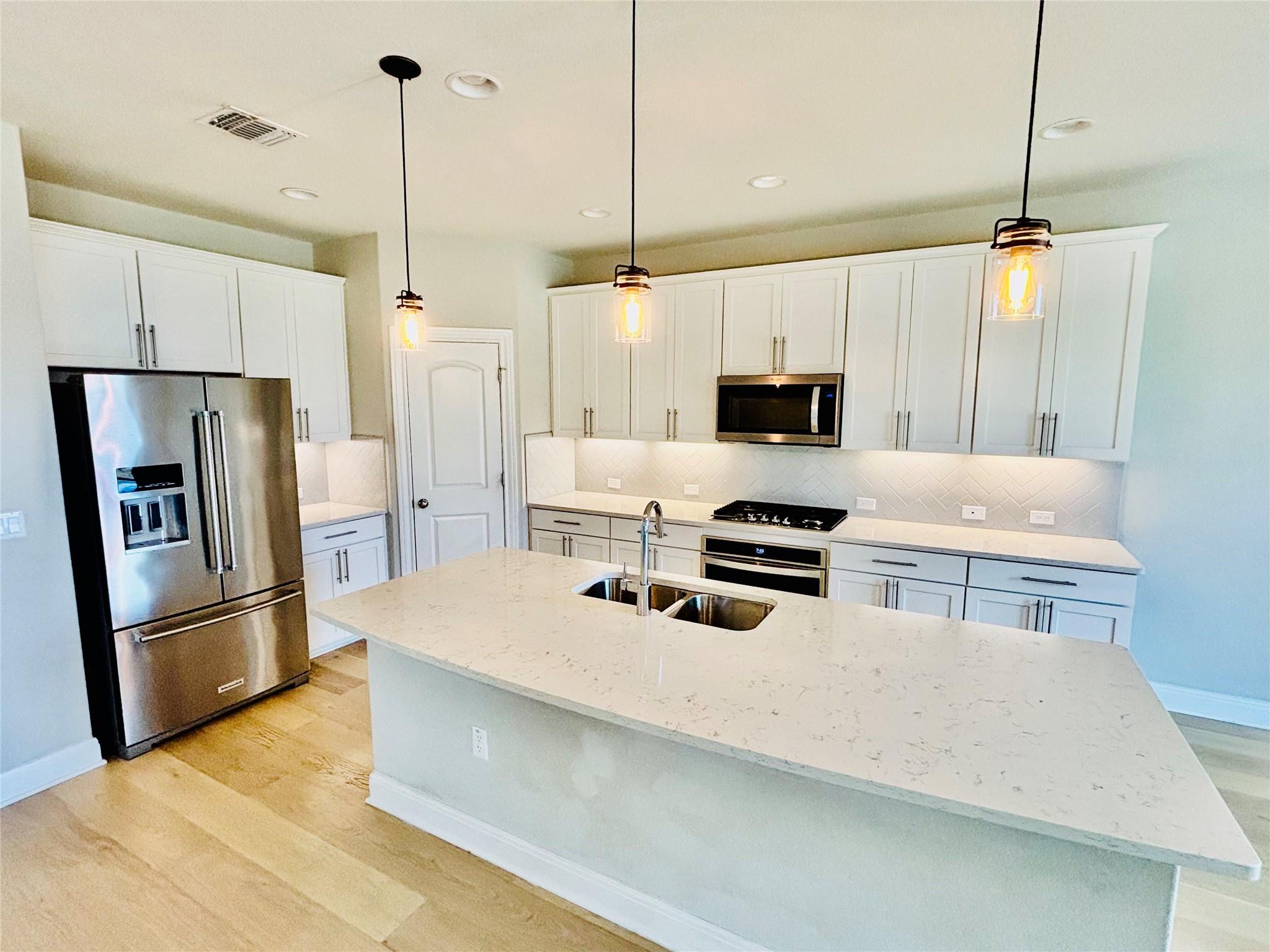 14001 Salice DR — photo 3