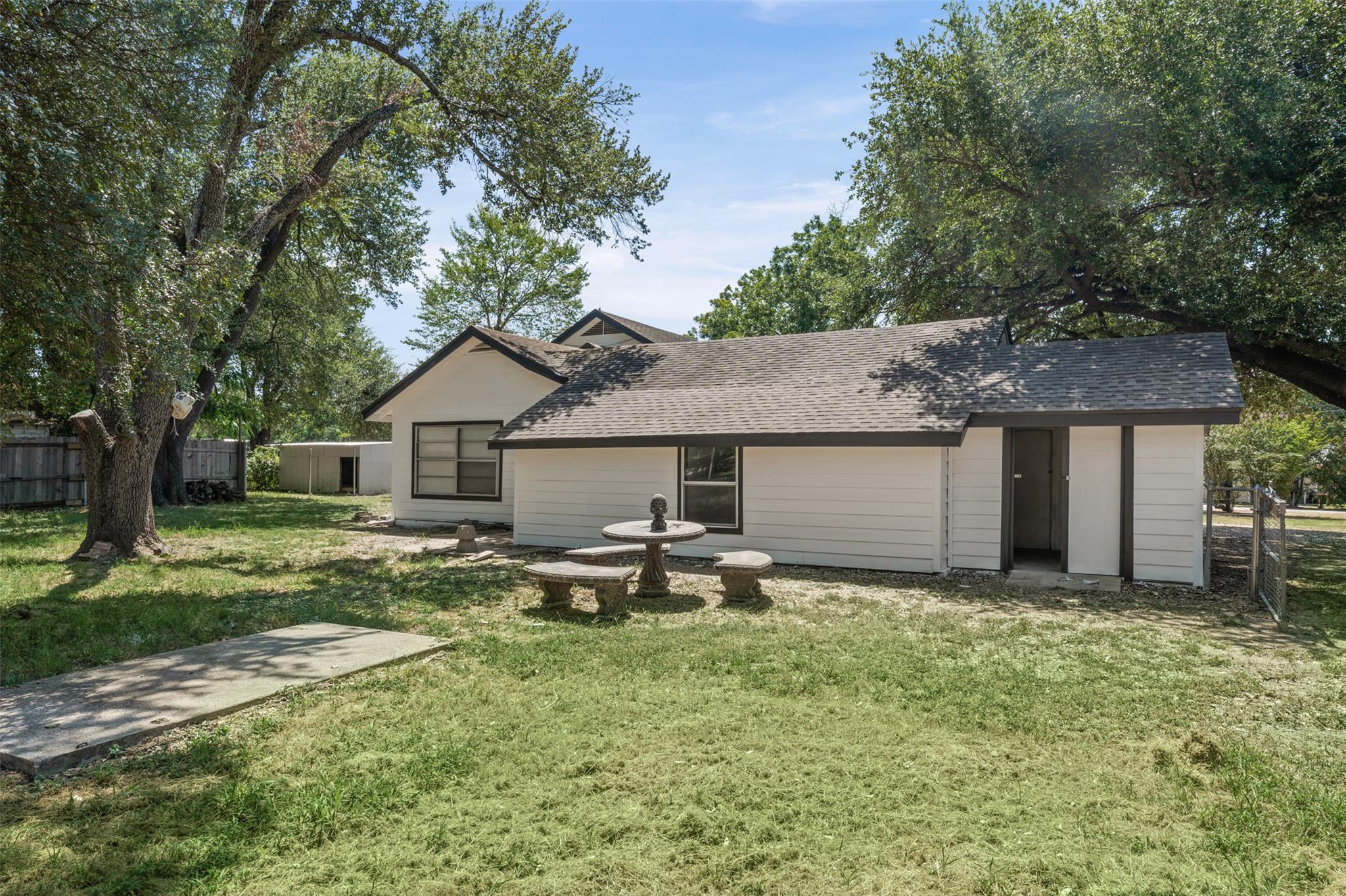 1707 Travis Ave — photo 5