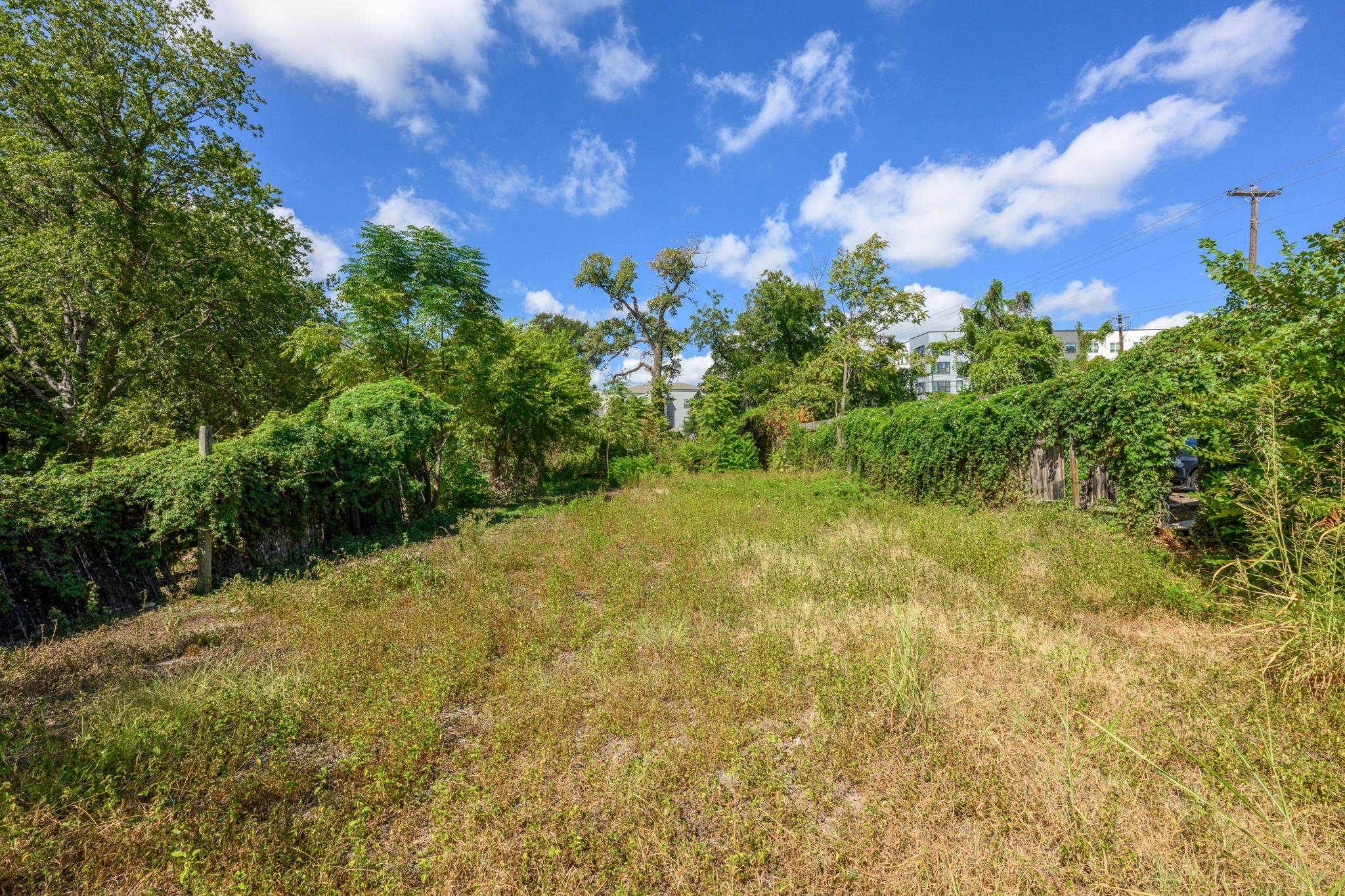 1812 Clifford Ave — photo 4