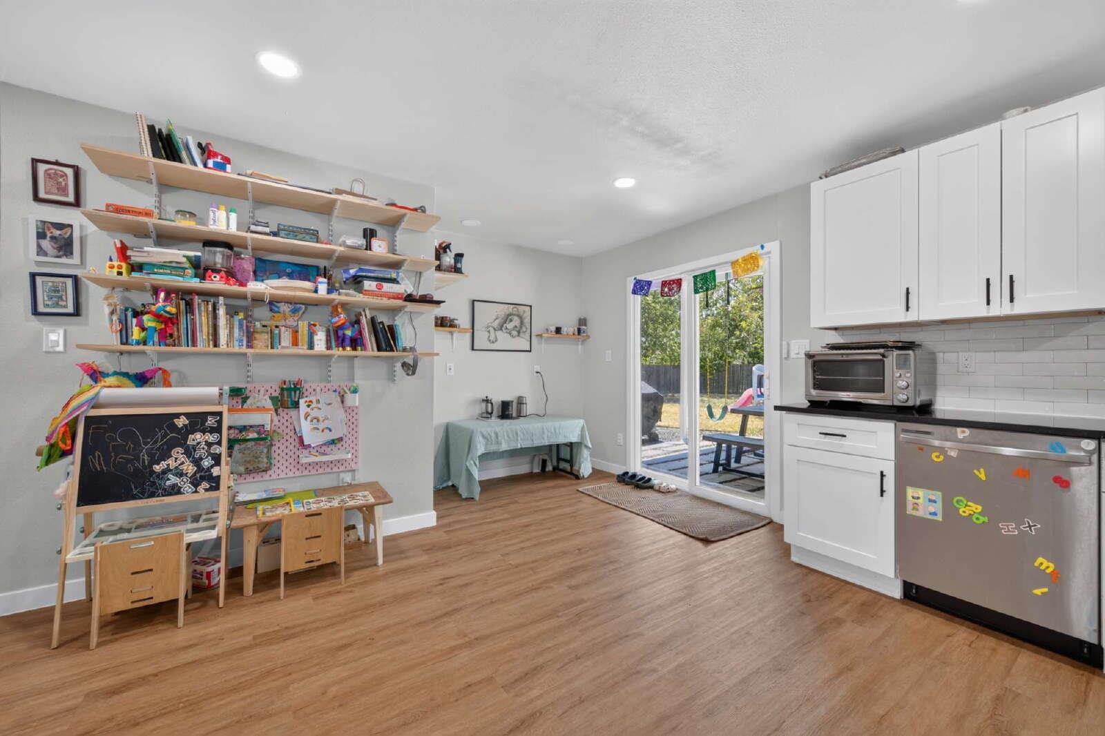 6021 Bluebell CIR — photo 3