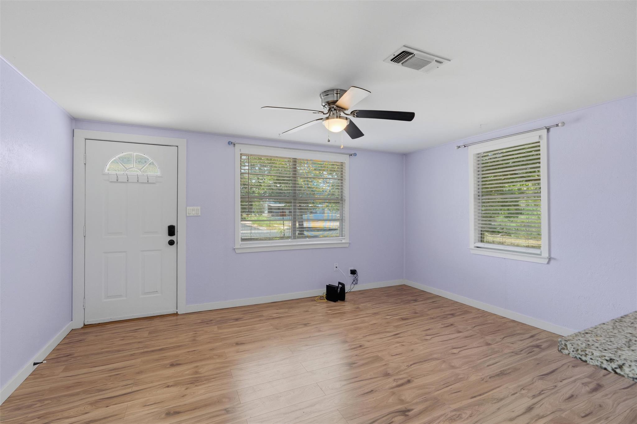 1003 Bugg LN — photo 4