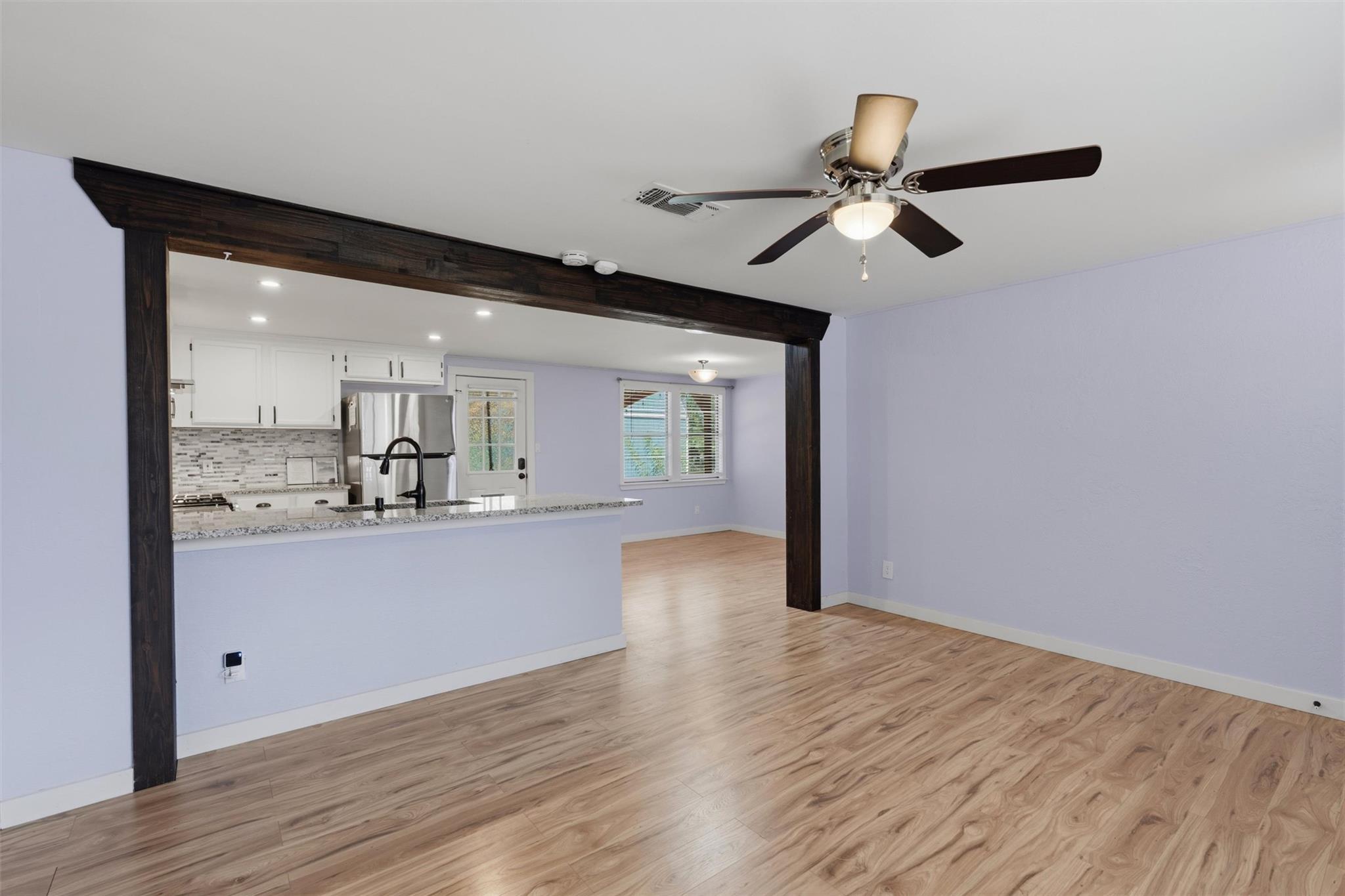 1003 Bugg LN — photo 5