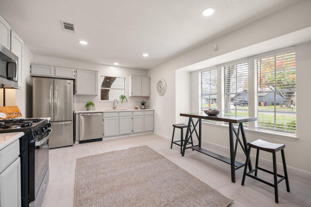7611 Navarro PL — photo 3