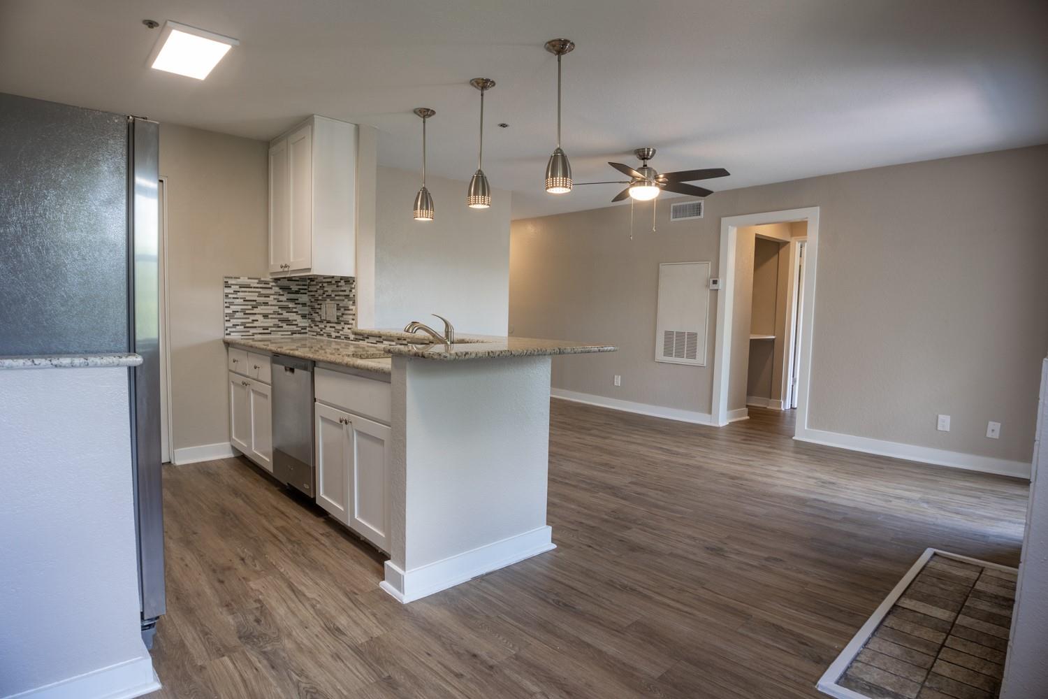 1306 Norwalk LN #305 — photo 5