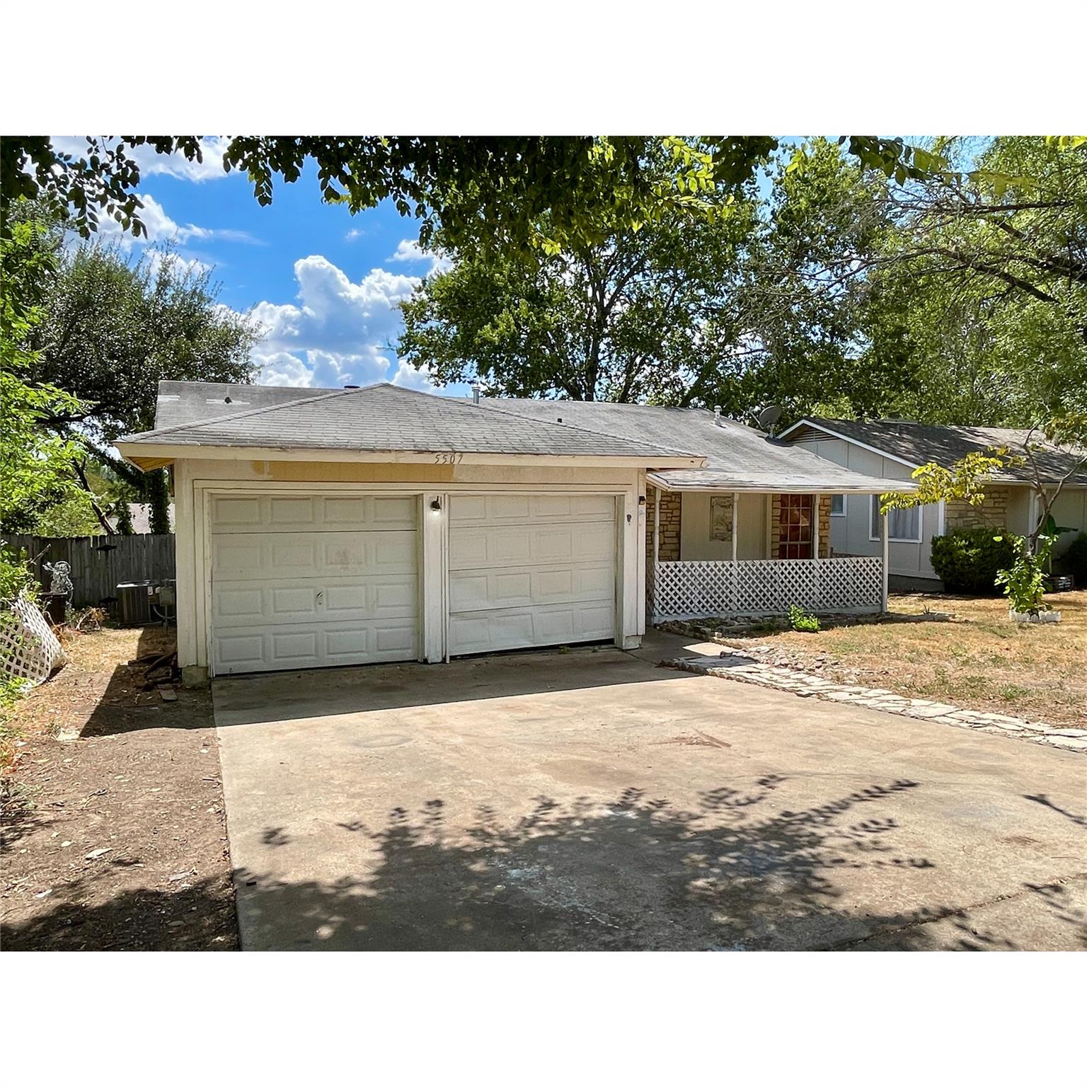 5507 Fence ROW